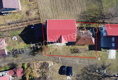 Casă cu 3 camere cu Teren 290 Mp în Central