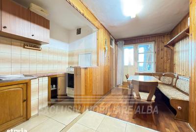 Apartament cu 4 camere decomandat în Cetate