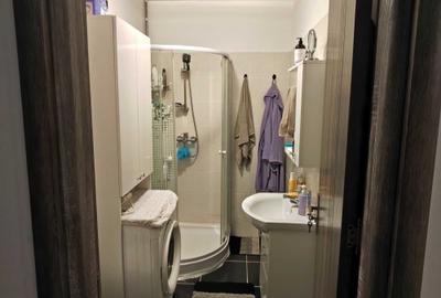 Apartament cu 3 camere decomandat în Berceni