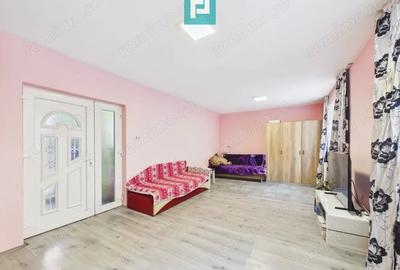Casă cu Teren 214 Mp în Drăgășani - 1