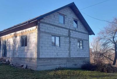 Casă cu 4 camere în Războieni - 3