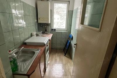 Apartament cu 3 camere semidecomandat în Periferie - 3