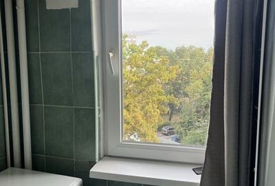 Garsonieră în Vest