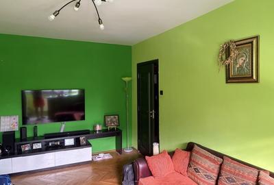 Apartament cu 4 camere semidecomandat în Nord