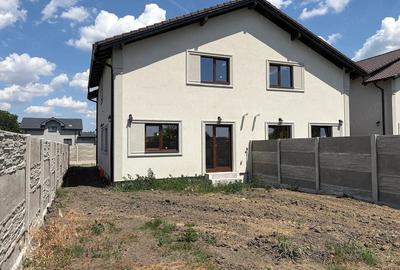 Casă cu Teren 270 Mp în Moșnița Veche - 1