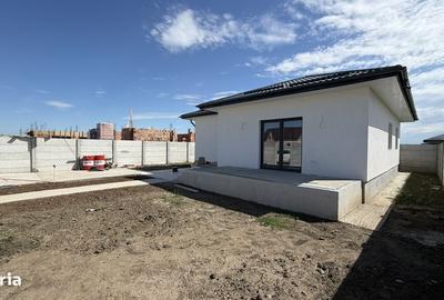 Casă cu 4 camere cu Teren 350 Mp în Clinceni