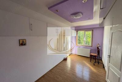 Apartament cu 3 camere semidecomandat în Șagului