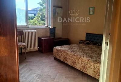 Apartament cu 3 camere semidecomandat în Tomis II
