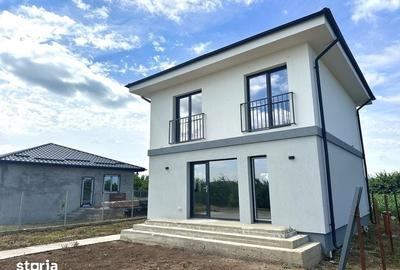 Casă cu 3 camere cu Teren 100 Mp în Central - 1
