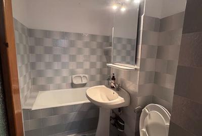 Apartament cu 3 camere decomandat în George Enescu