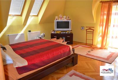 Casă cu 8 camere cu Teren 1000 Mp în Sângeorgiu de Mureș - 10