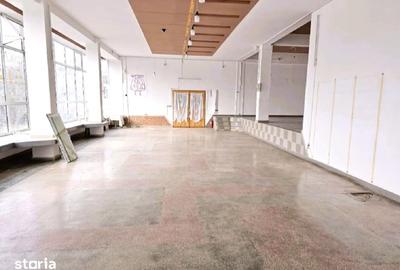 Spațiu comercial, de 270 mp, în Central - 3