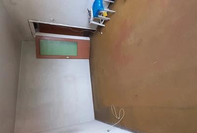 Apartament cu 3 camere decomandat în Titan - 2