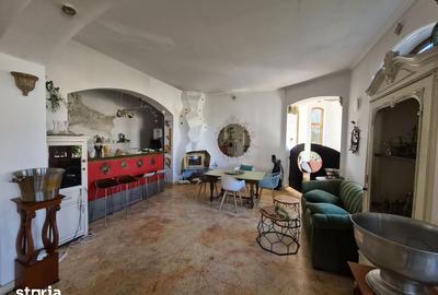 Casă cu Teren 2150 Mp în Central - 2