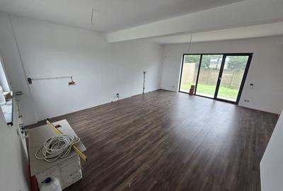 Casă cu 4 camere cu Canalizare în Chișoda - 1