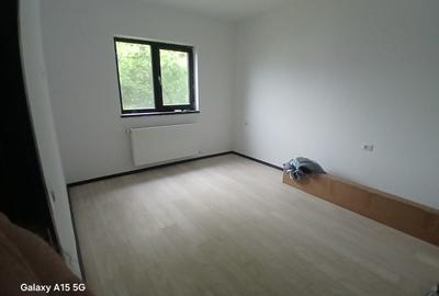 Casă cu 4 camere în Exterior Vest - 1
