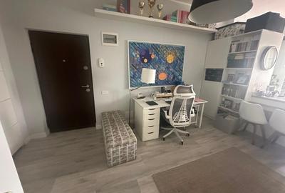 Apartament cu 2 camere semidecomandat, mobilat în 1 Mai