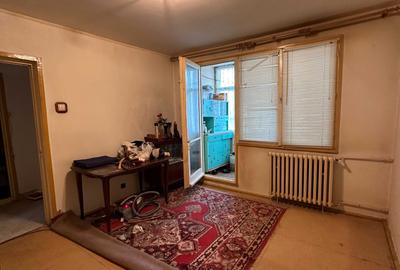 Apartament cu 3 camere decomandat în Rahova - 1