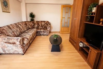 Apartament cu 2 camere decomandat, mobilat în Central