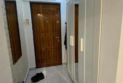 Apartament cu 2 camere nedecomandat în Podu Roș