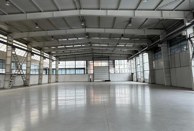 Spațiu comercial, de 1,350 mp, în Apărătorii Patriei - 2