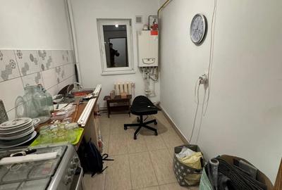 Apartament cu 3 camere semidecomandat în Dacia
