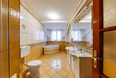 Casă individuală cu 22 camere cu Canalizare în Ghiroda - 46