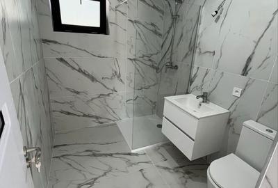 Casă cu 3 camere în Malu Mare