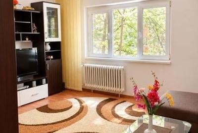 Apartament cu 3 camere decomandat, mobilat în Nerva Traian