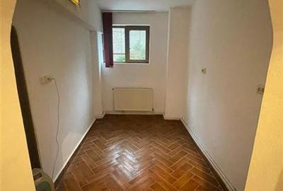 Apartament cu 3 camere circular în Tineretului - 3