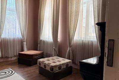 Apartament cu 3 camere decomandat în Unirii