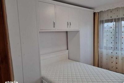 Apartament cu 3 camere decomandat în Titan