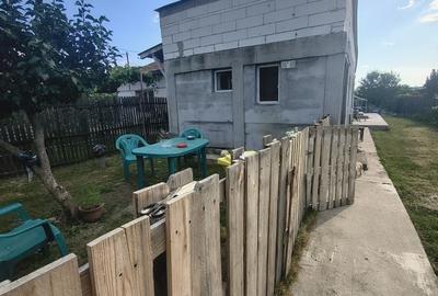 Casă cu 4 camere în Albota - 2