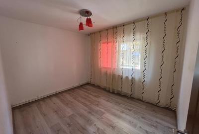 Apartament cu 2 camere semidecomandat în Poarta 6 - 10