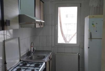Apartament cu 2 camere semidecomandat în Podu Roș