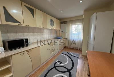 Apartament cu 3 camere decomandat, mobilat în Între Lacuri