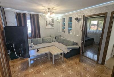 Apartament cu 3 camere semidecomandat în Vitan