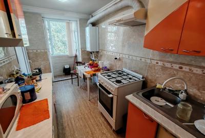 Apartament cu 3 camere decomandat în Micro 13 - 2