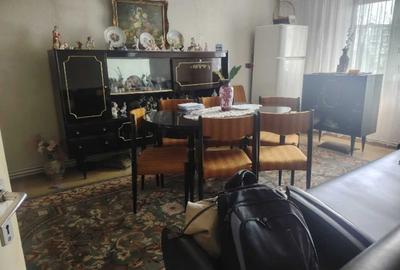 Apartament cu 4 camere decomandat în Central - 1