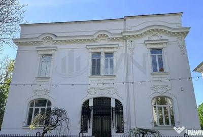 Casă cu 7 camere cu Teren 924 Mp în Ultracentral