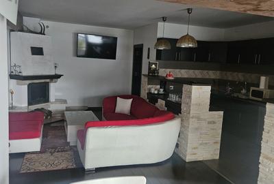 Casă cu 4 camere în Secăria