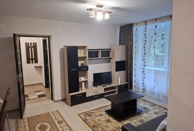 Apartament cu 2 camere semidecomandat în Cuza Vodă