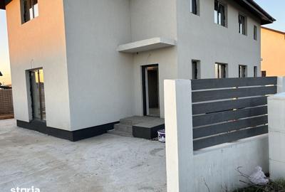 Casă cu 4 camere cu Teren 210 Mp în Berceni