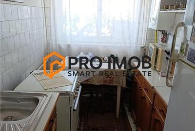 Apartament cu 3 camere decomandat în Micro 5