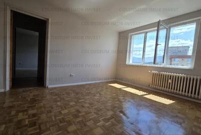 Apartament cu 2 camere semidecomandat în Centrul Civic