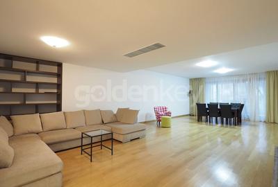 Apartament cu 3 camere decomandat în Kiseleff