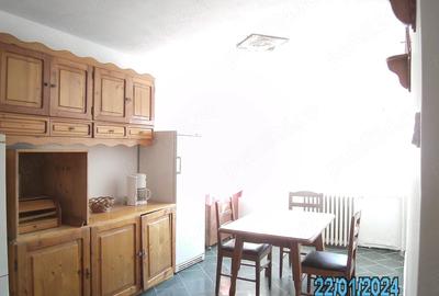 Apartament cu 3 camere decomandat în Militari
