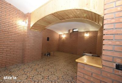 Casă cu 8 camere cu Teren 366 Mp în Calea București - 6