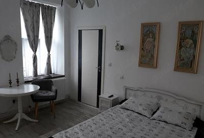 Garsonieră decomandată în Central