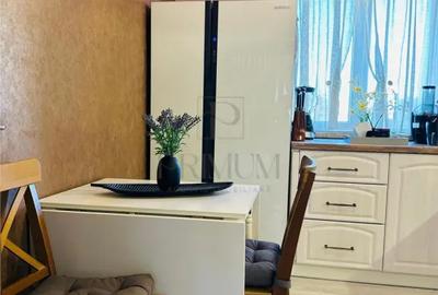 Apartament cu 3 camere decomandat în Dâmbovița
